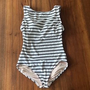 Kona Sol one piece swimsuit Sz M